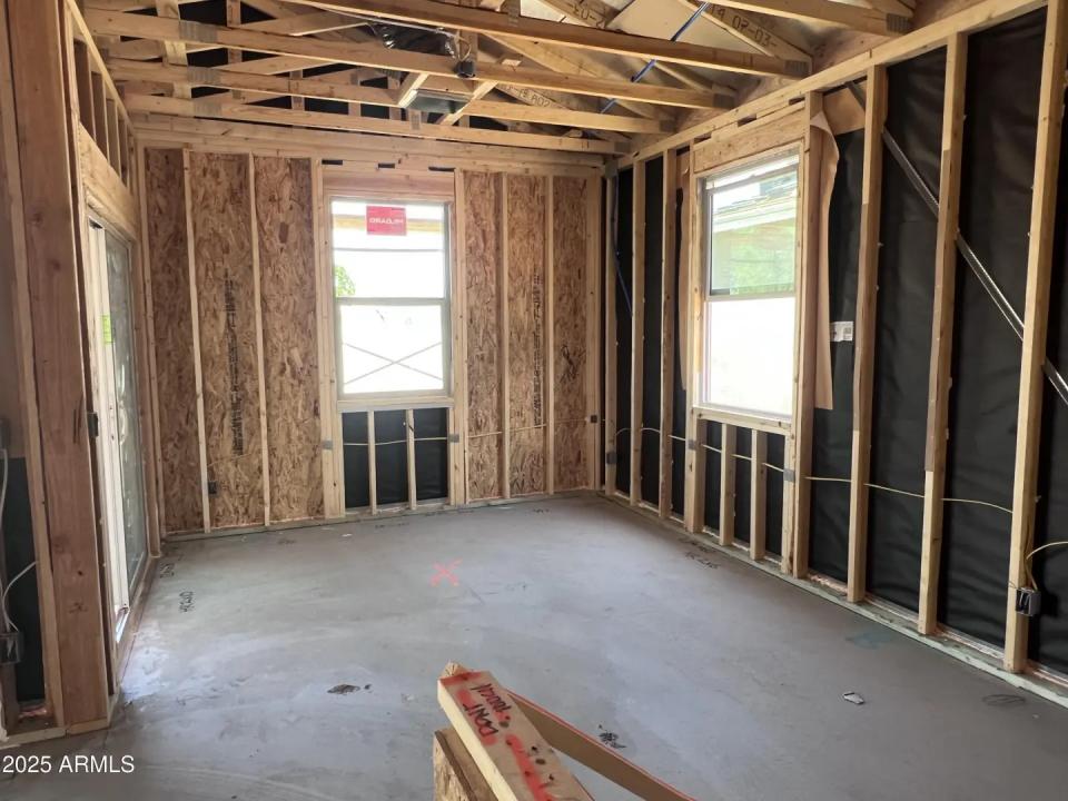 Real Estate Picture 10