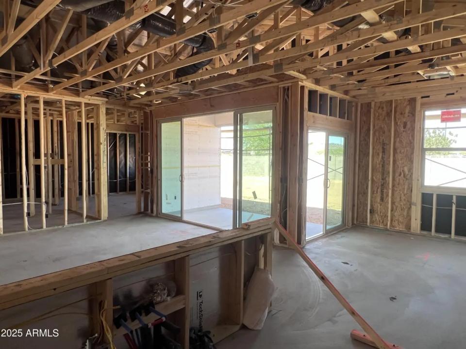 Real Estate Picture 11
