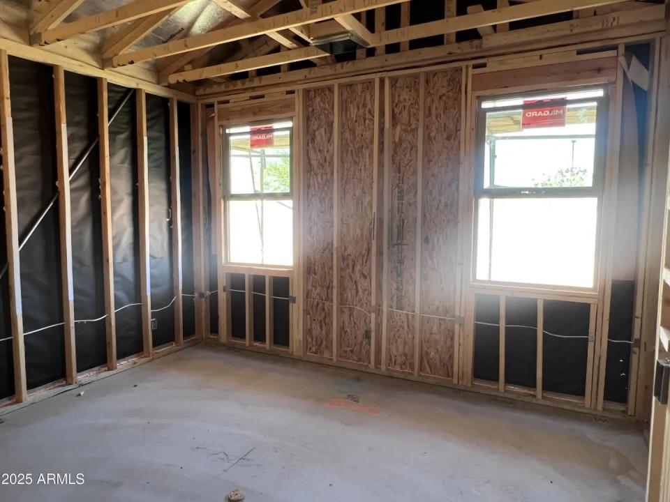 Real Estate Picture 12