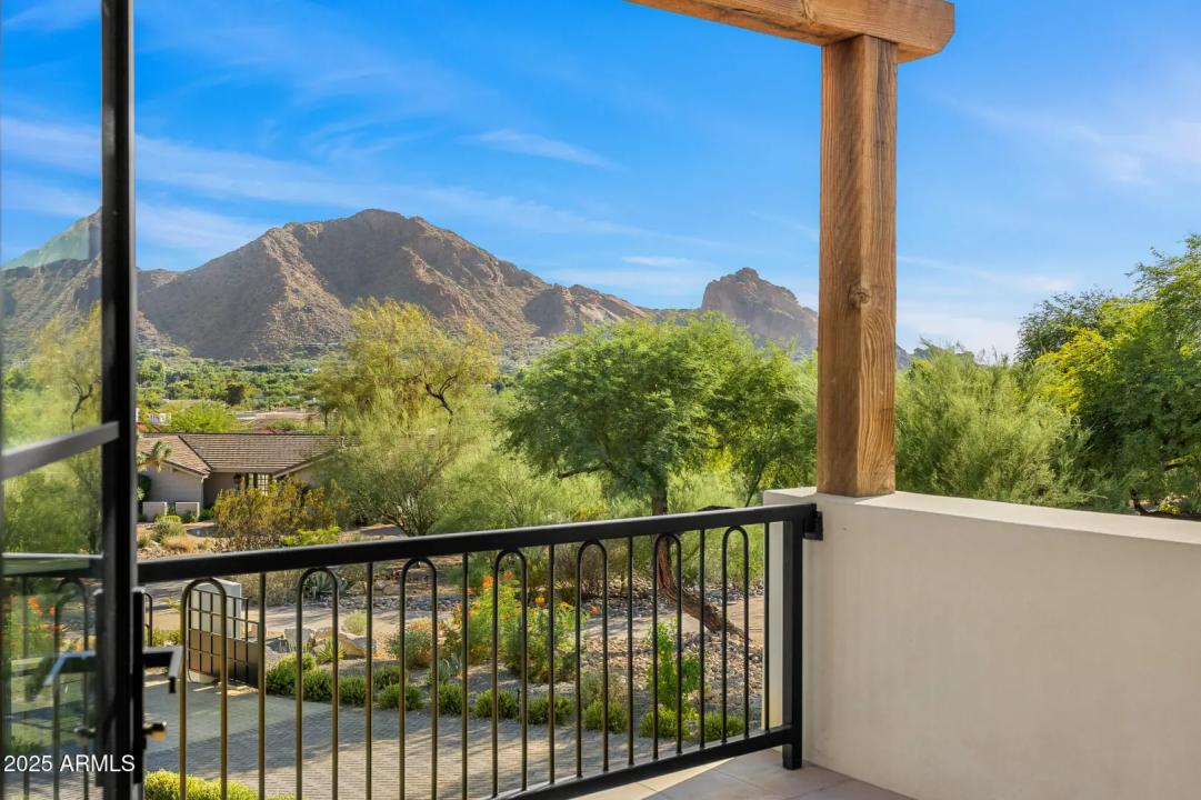 Real Estate Picture 16