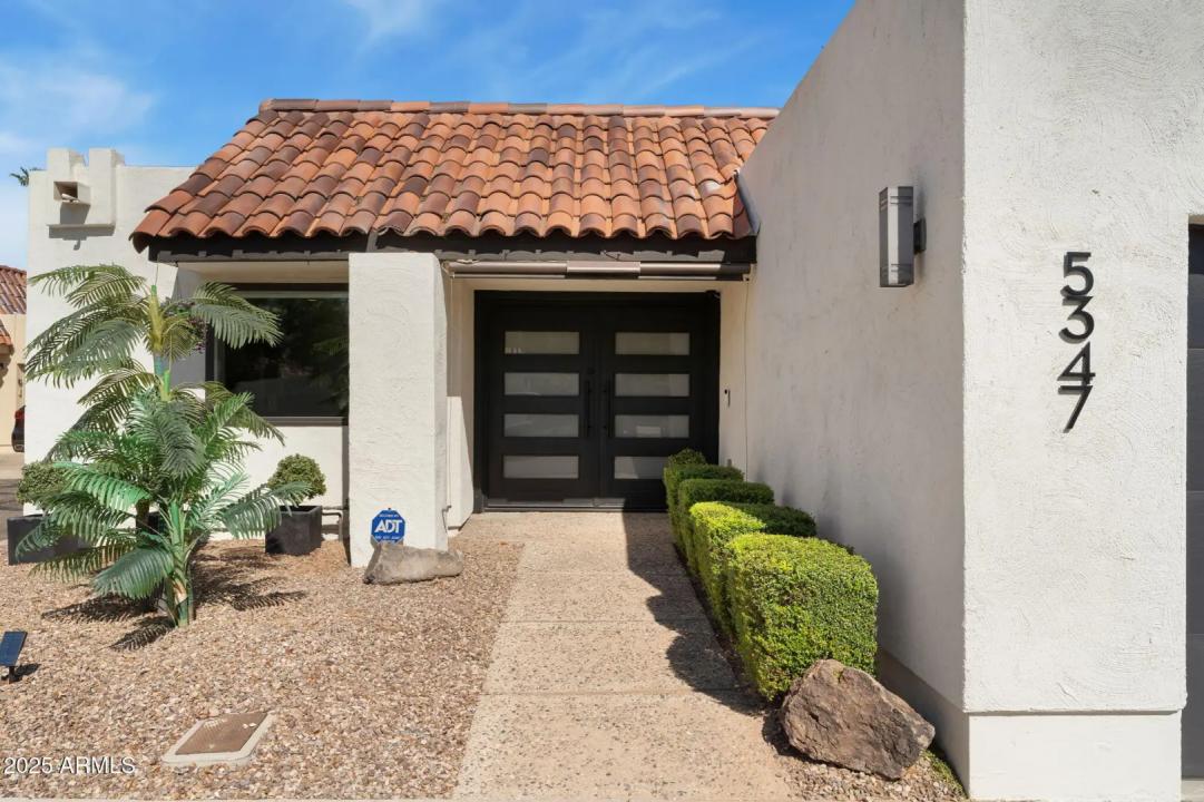 Real Estate Picture 3