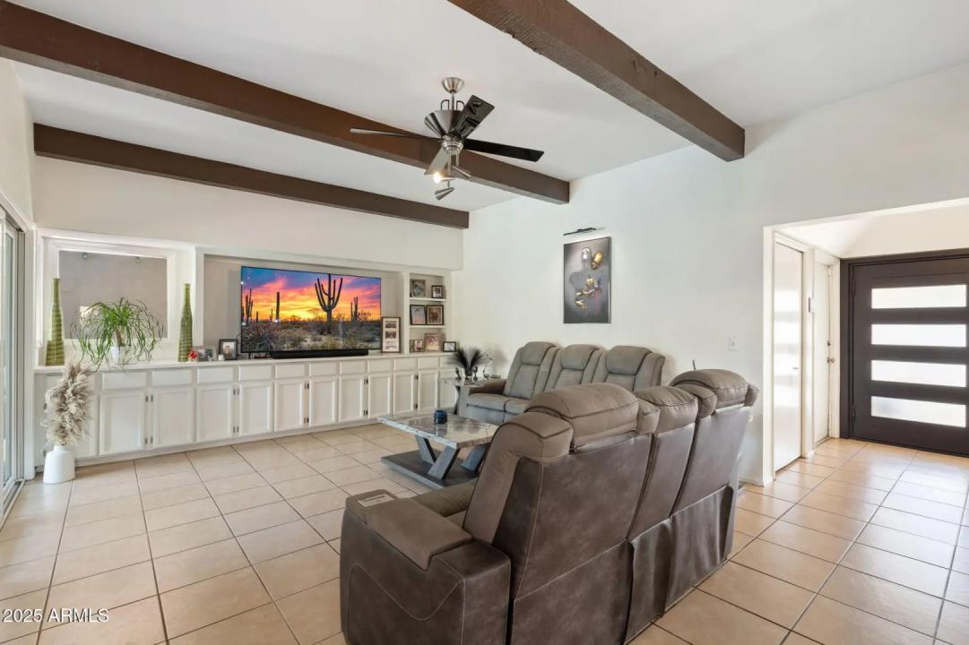Real Estate Picture 8