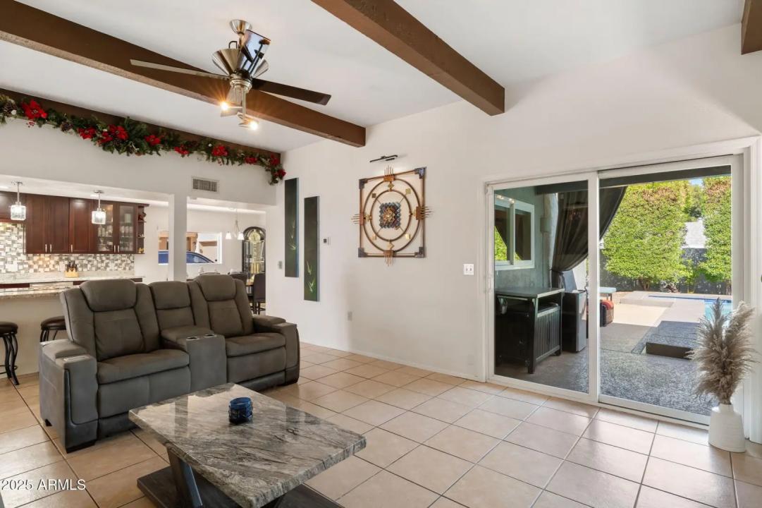 Real Estate Picture 11