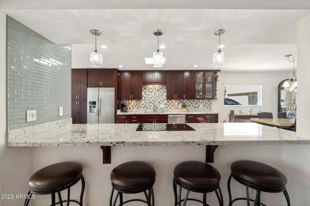 Real Estate Picture 12