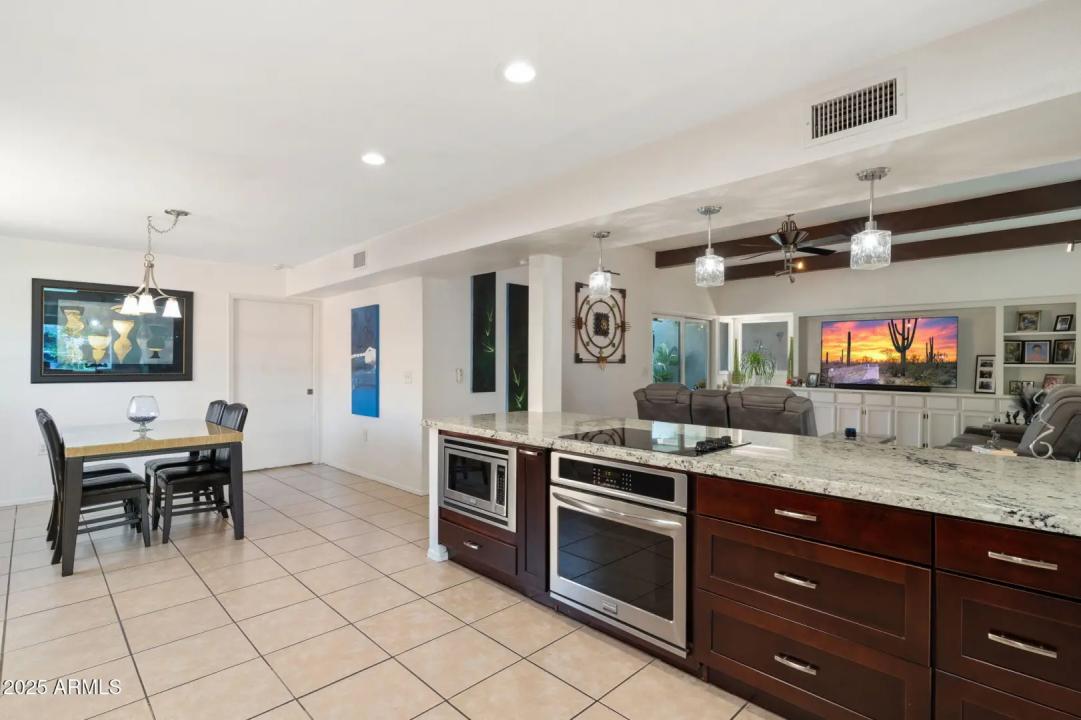 Real Estate Picture 15