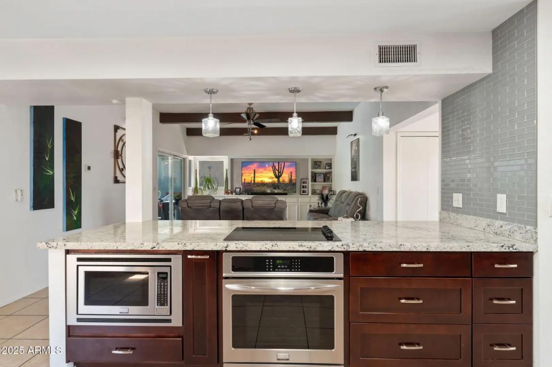 Real Estate Picture 16