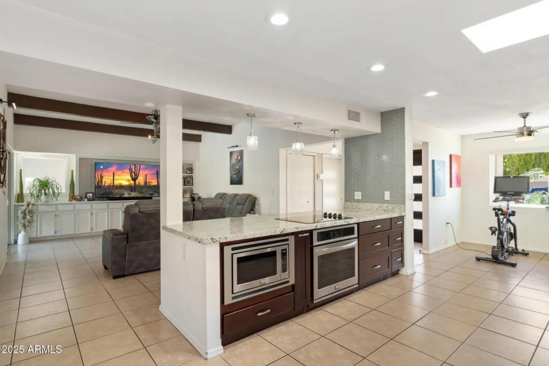 Real Estate Picture 17