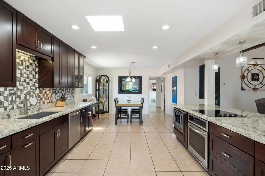Real Estate Picture 20