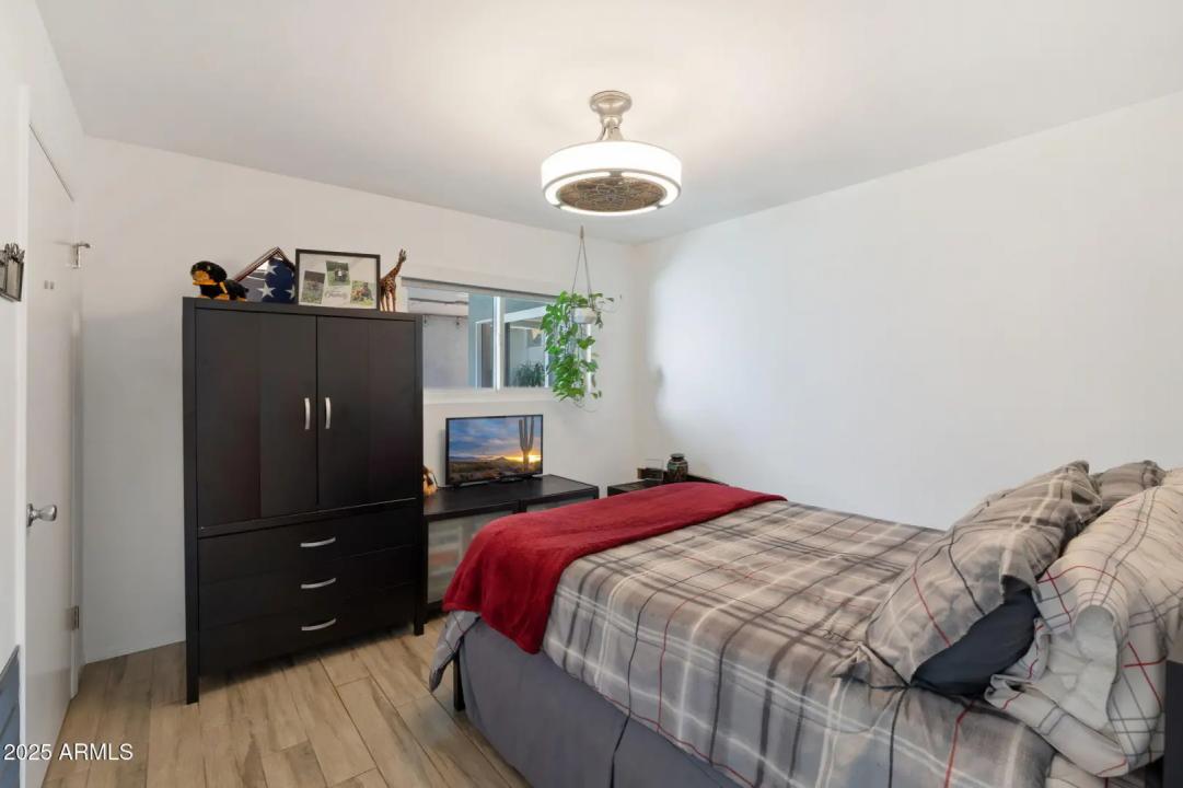 Real Estate Picture 21
