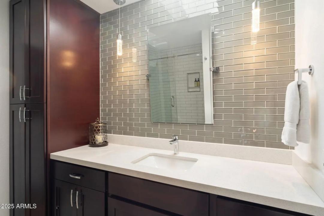 Real Estate Picture 23