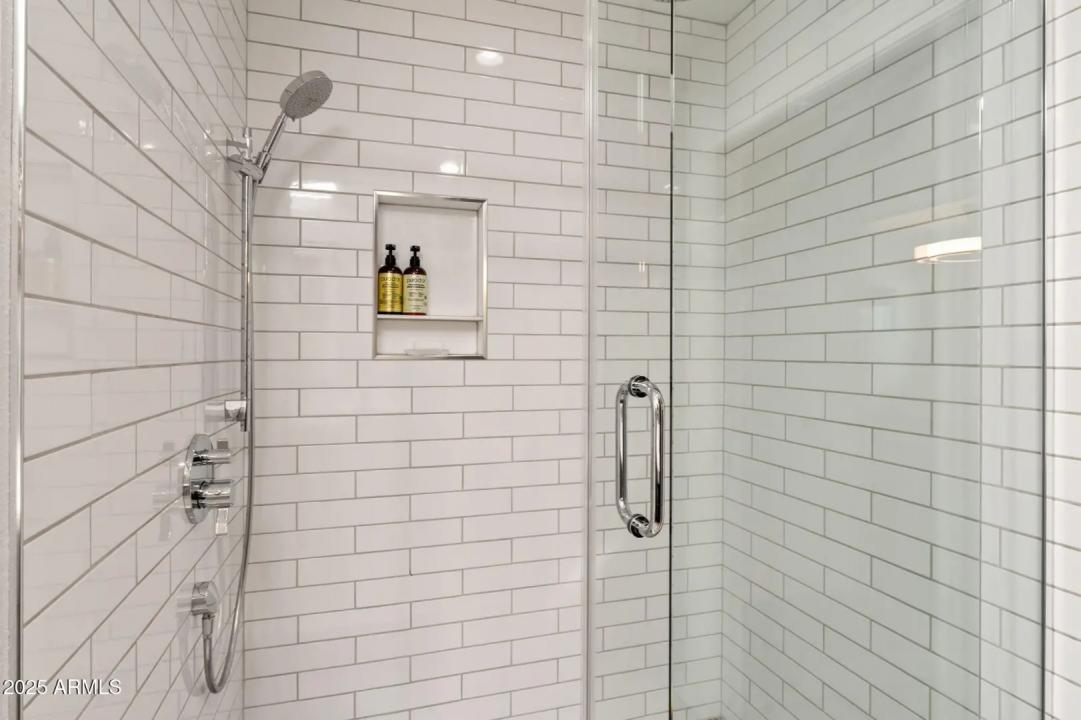 Real Estate Picture 24