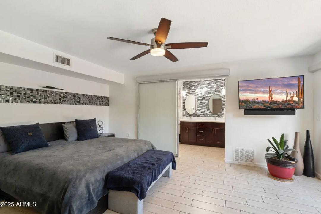 Real Estate Picture 25