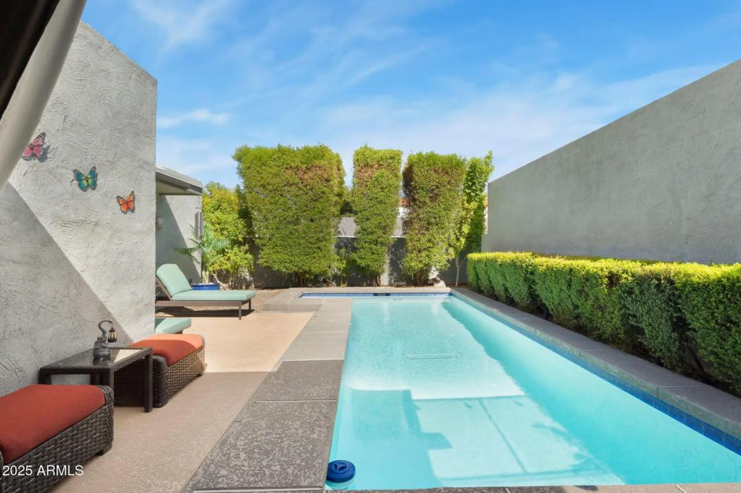 Real Estate Picture 33