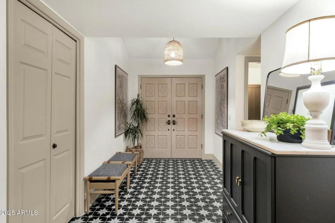 Real Estate Picture 5