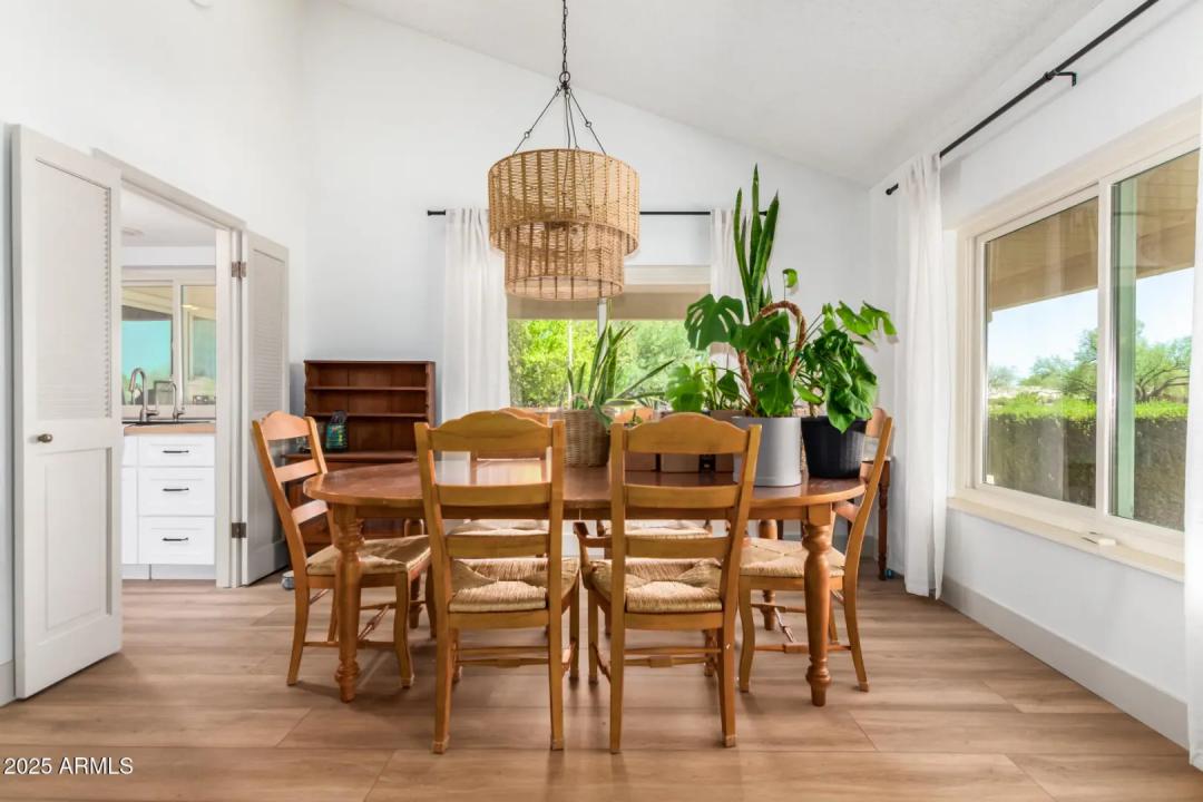Real Estate Picture 10
