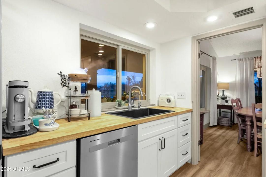 Real Estate Picture 13