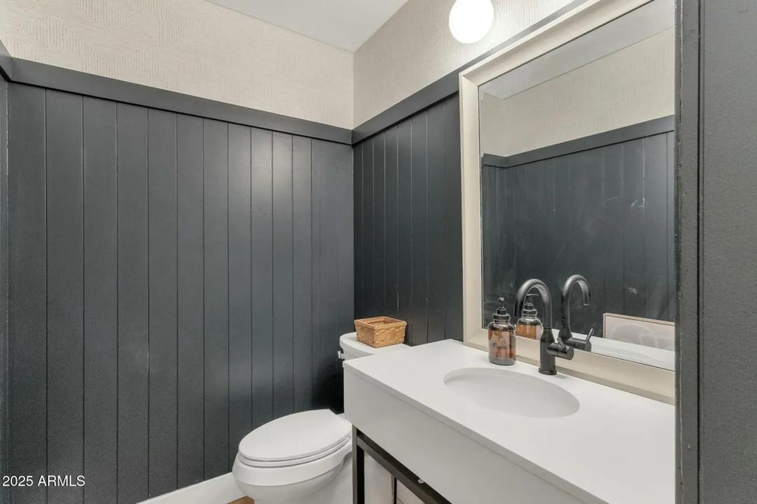 Real Estate Picture 14