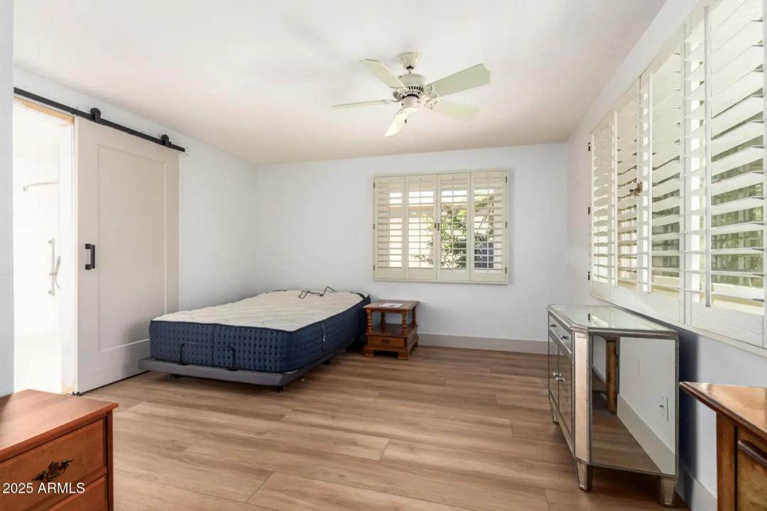 Real Estate Picture 16