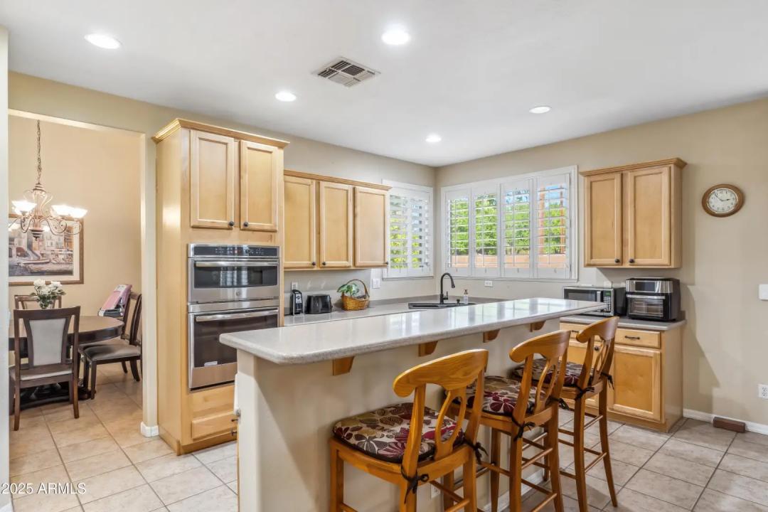Real Estate Picture 8
