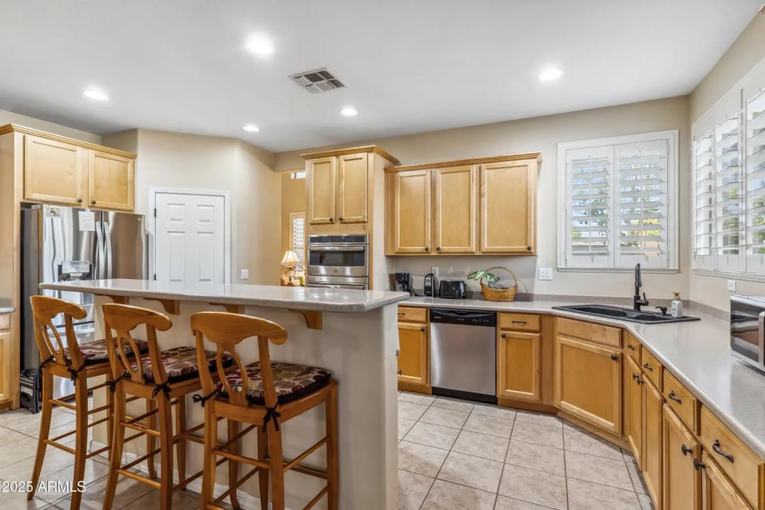Real Estate Picture 9