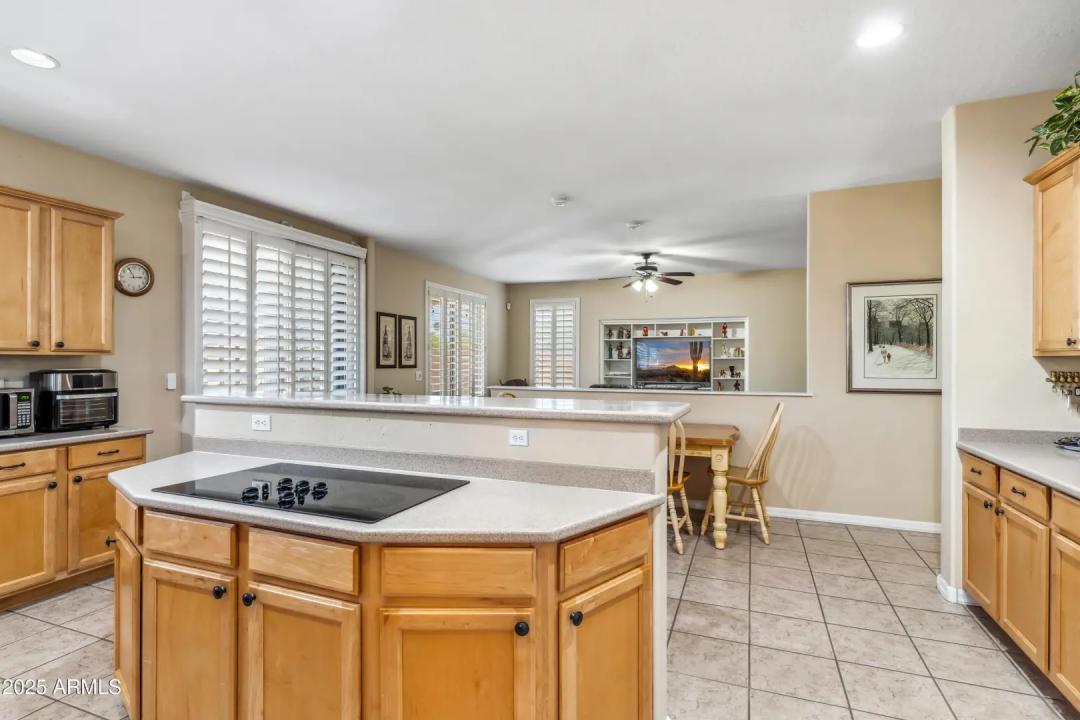 Real Estate Picture 12