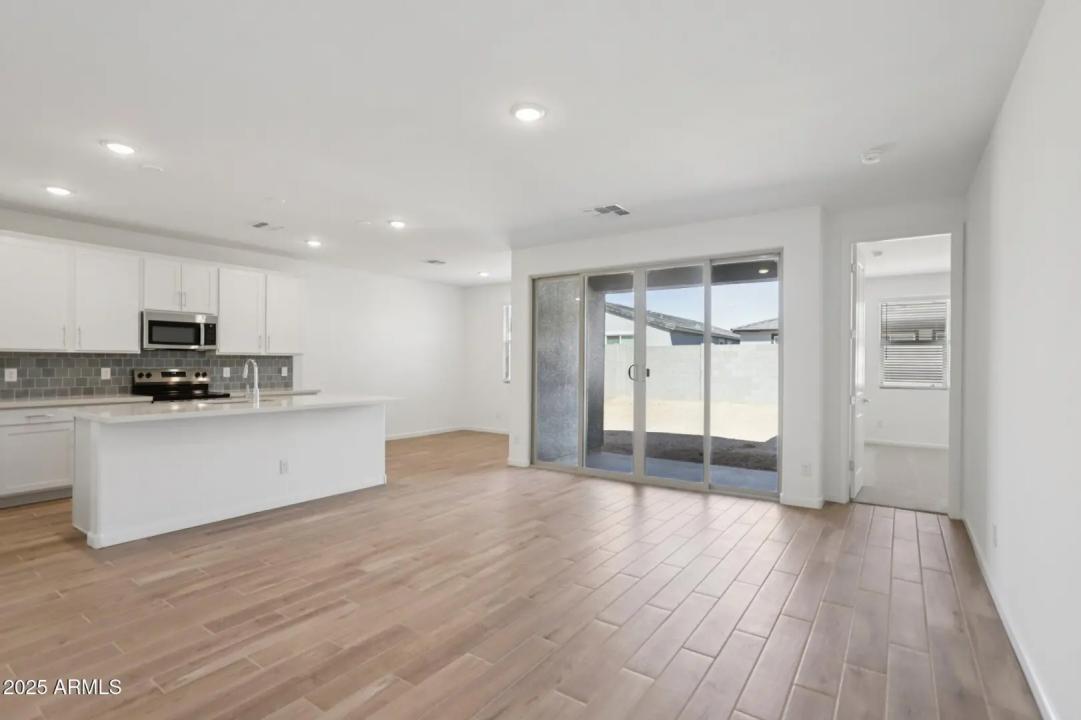 Real Estate Picture 6