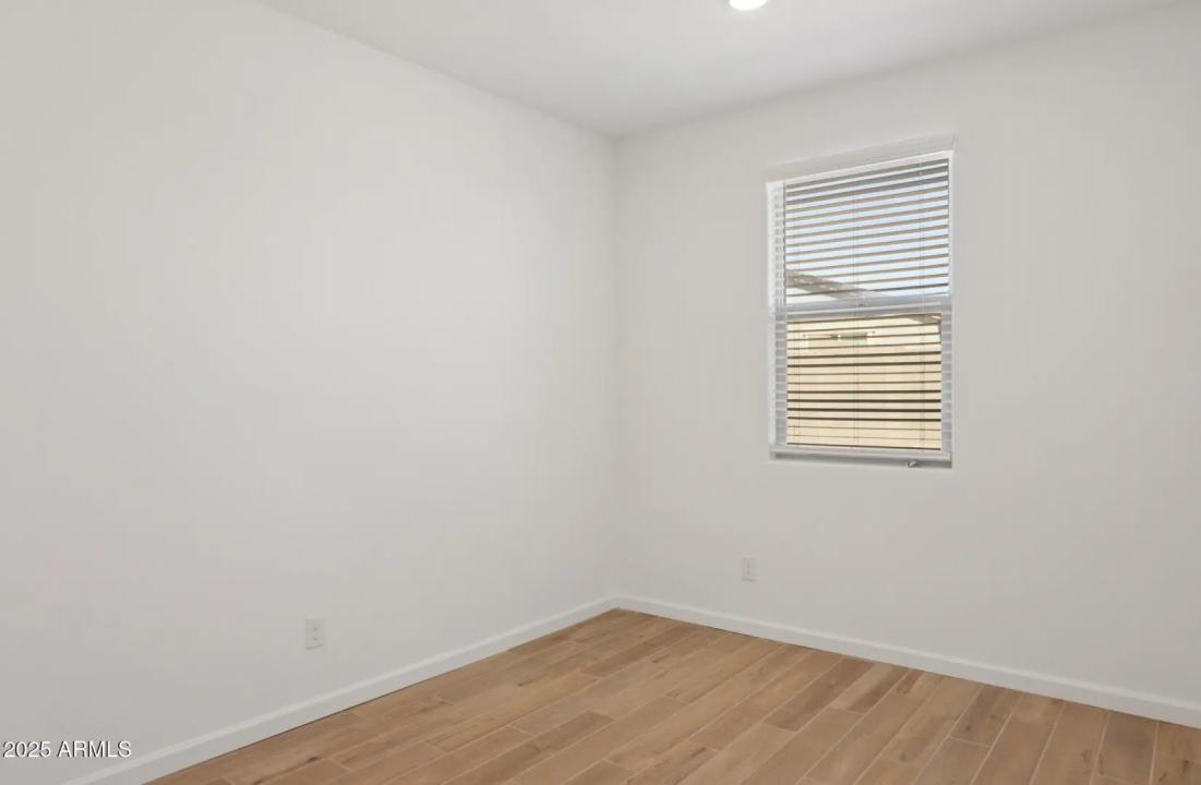 Real Estate Picture 13