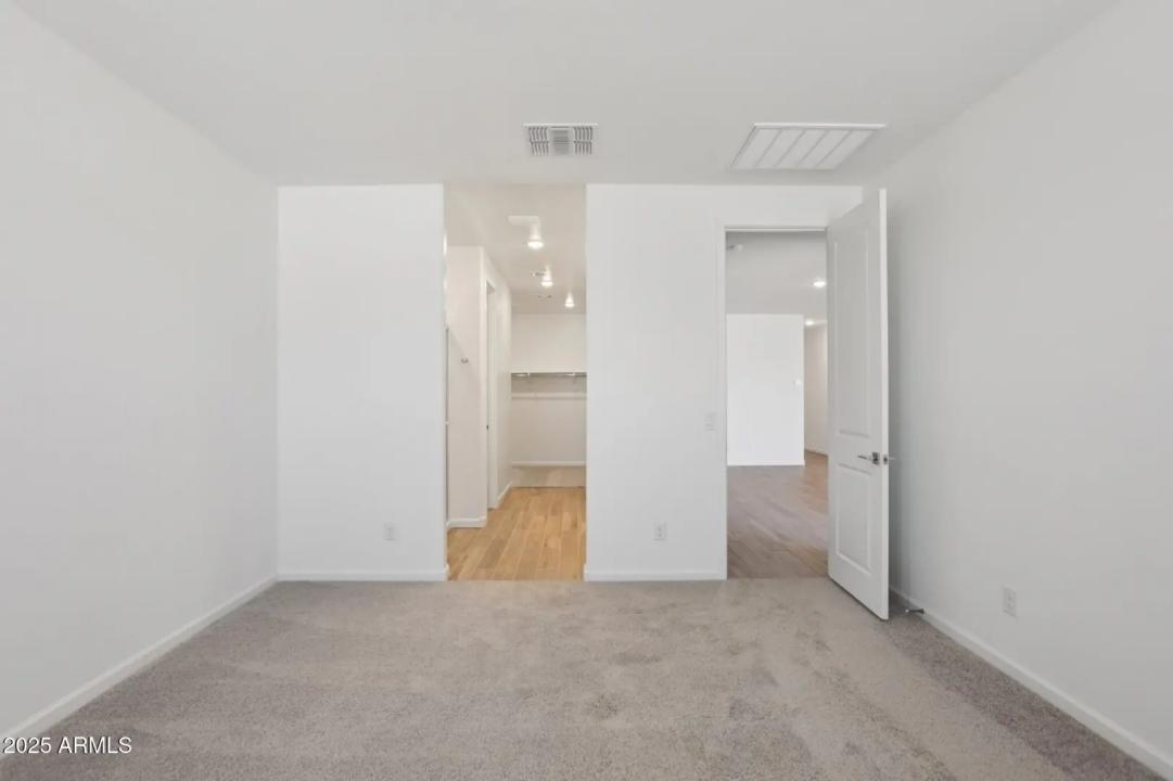 Real Estate Picture 16