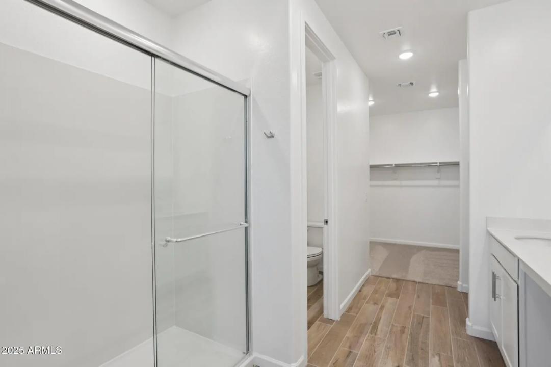 Real Estate Picture 18