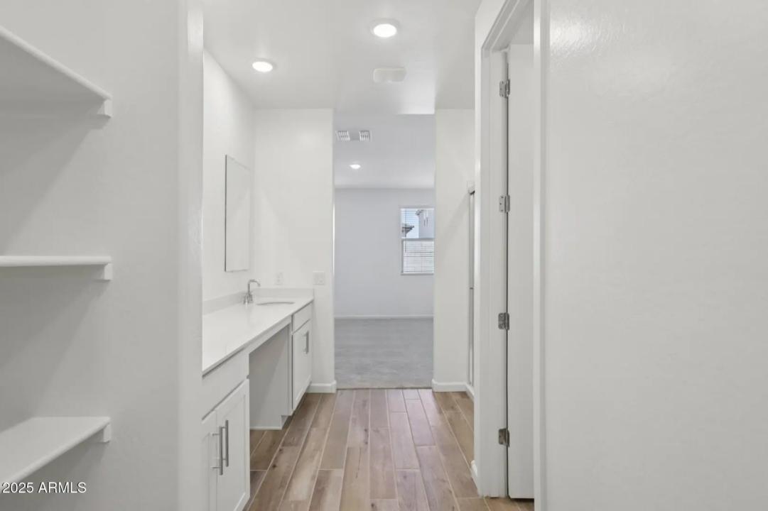 Real Estate Picture 19