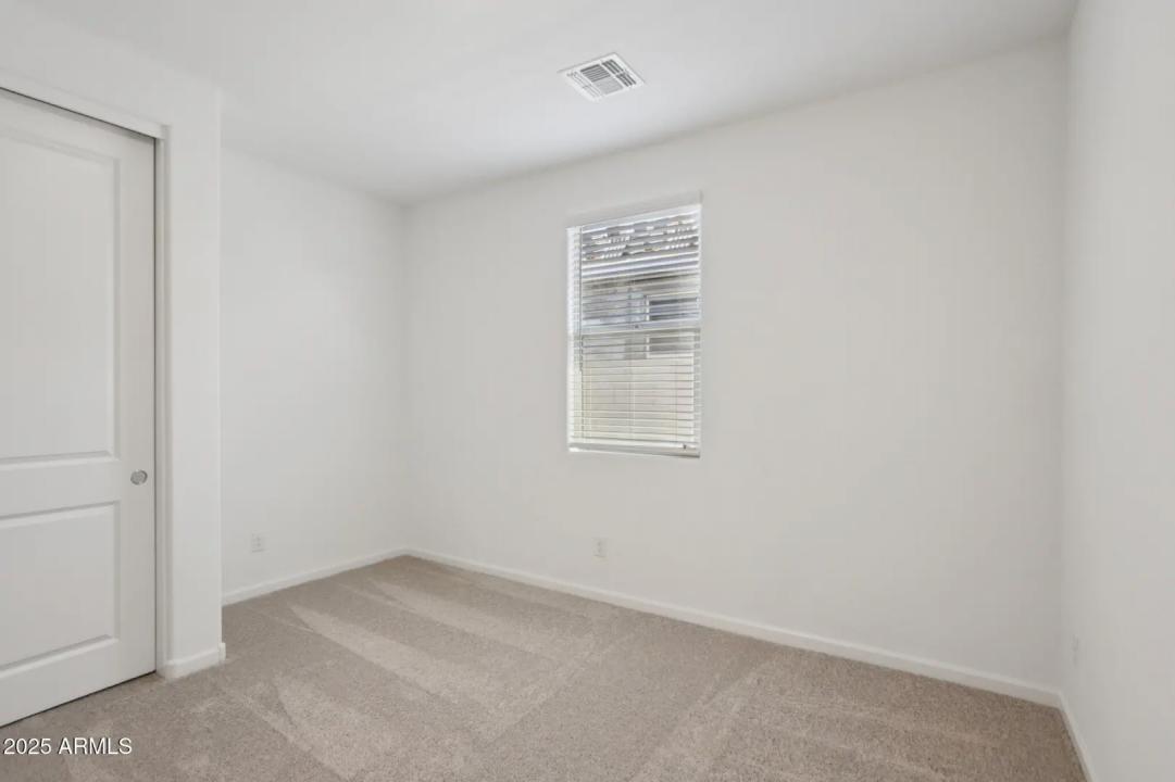 Real Estate Picture 23
