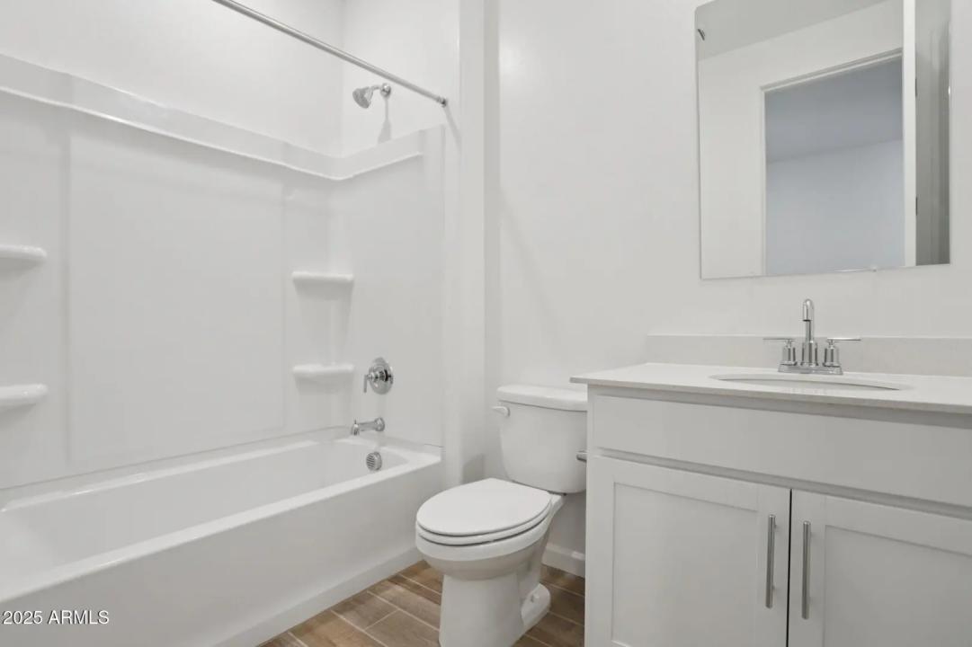 Real Estate Picture 32