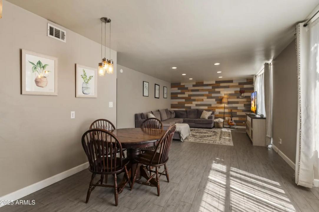Real Estate Picture 4