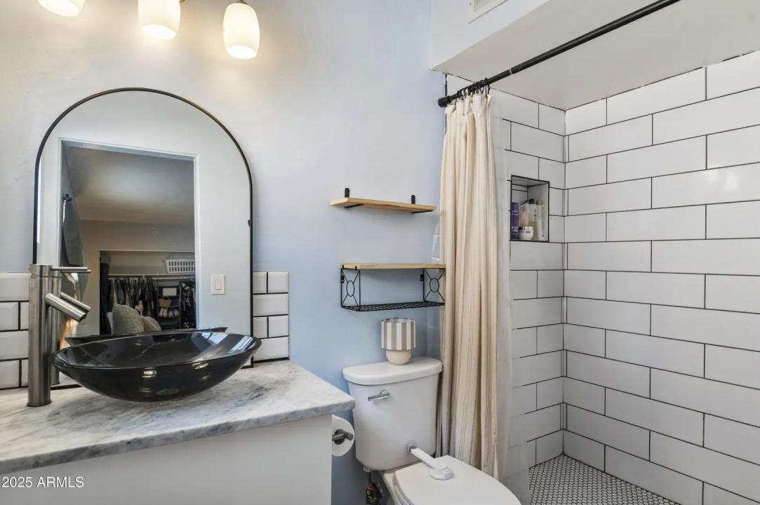 Real Estate Picture 10