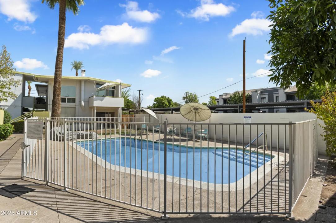 Real Estate Picture 11