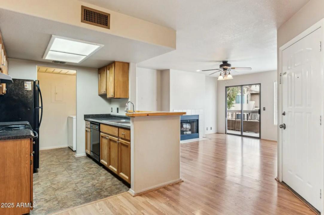 Real Estate Picture 11