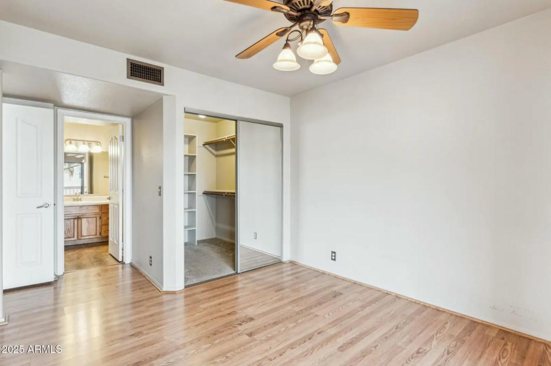 Real Estate Picture 12