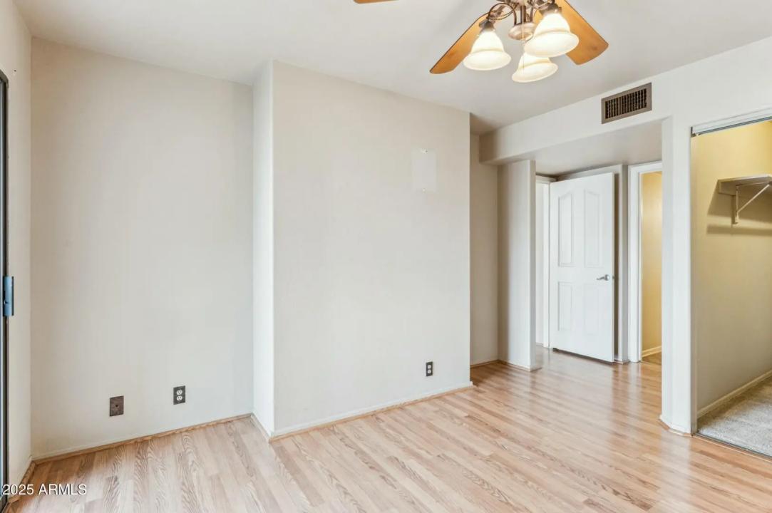 Real Estate Picture 13