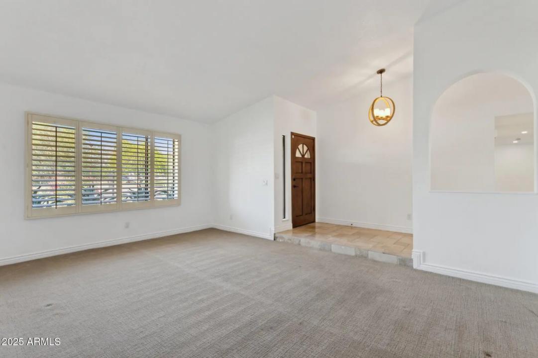 Real Estate Picture 5
