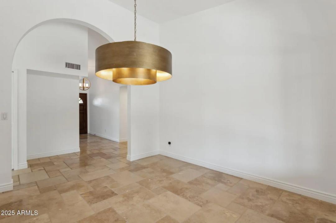 Real Estate Picture 7