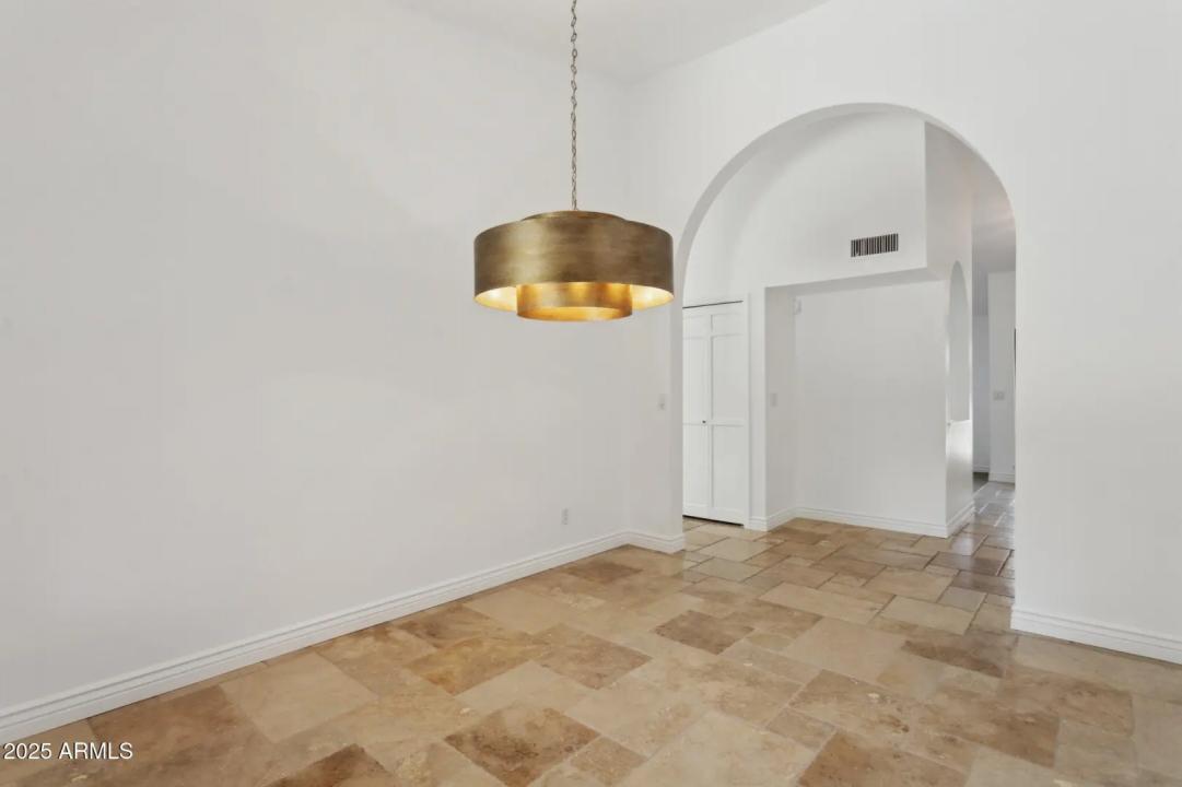 Real Estate Picture 8