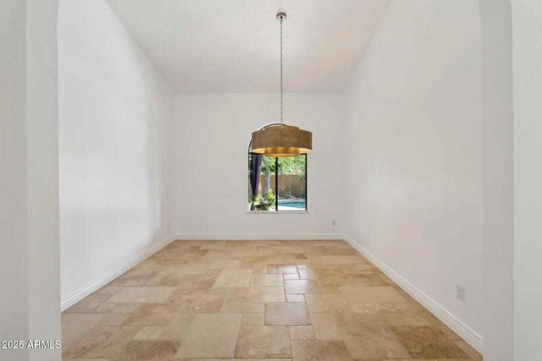 Real Estate Picture 9