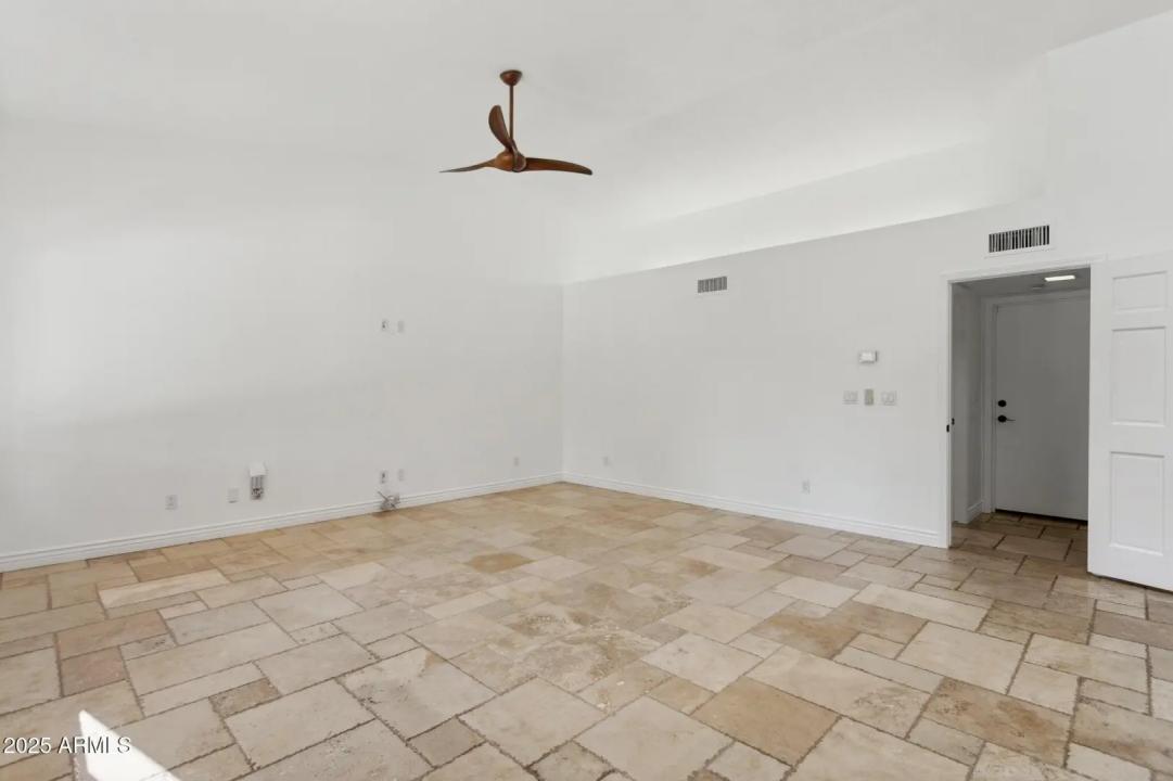 Real Estate Picture 10