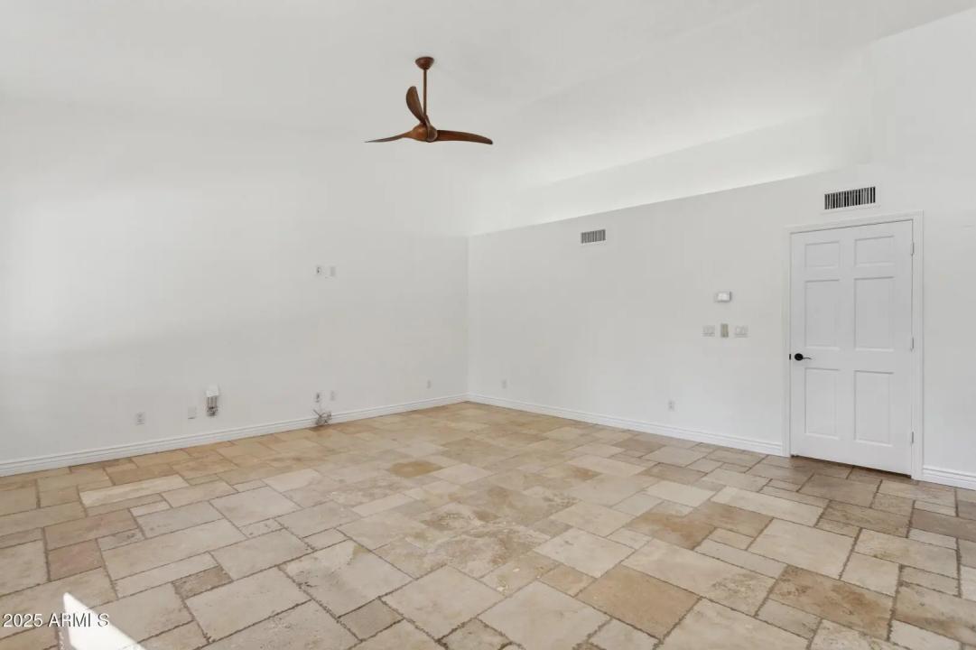 Real Estate Picture 11