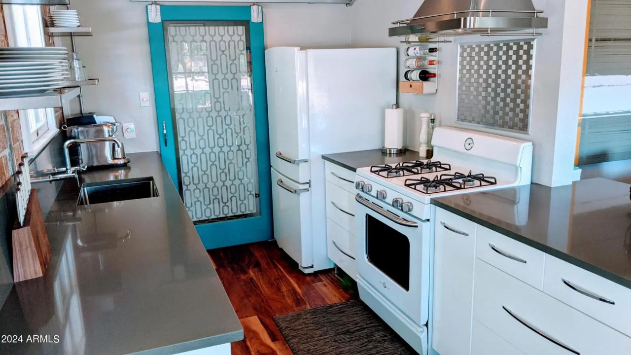 Real Estate Picture 6