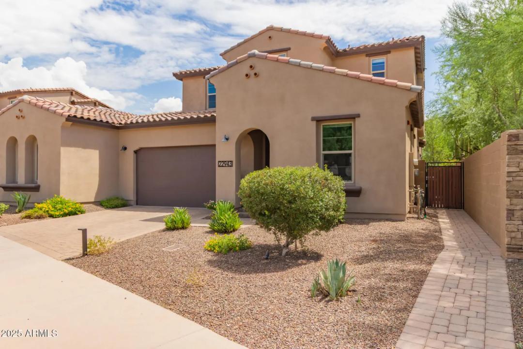 Real Estate Picture 3