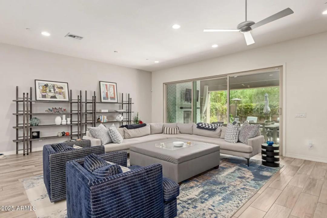 Real Estate Picture 14