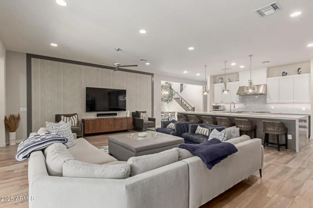 Real Estate Picture 15