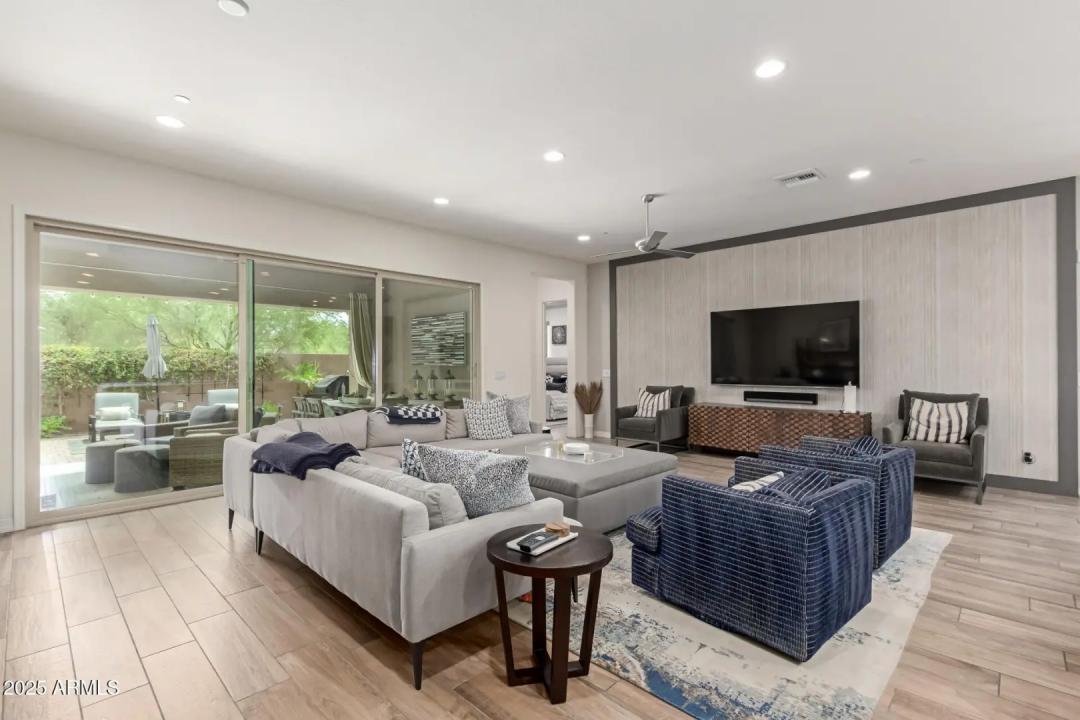 Real Estate Picture 16