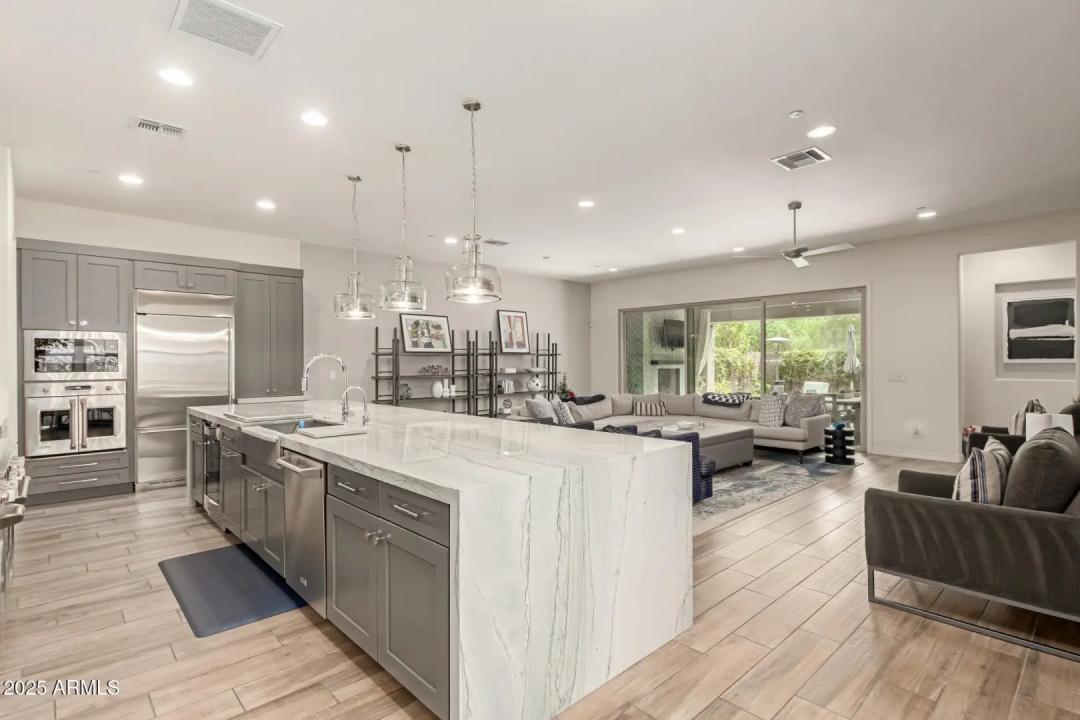 Real Estate Picture 9